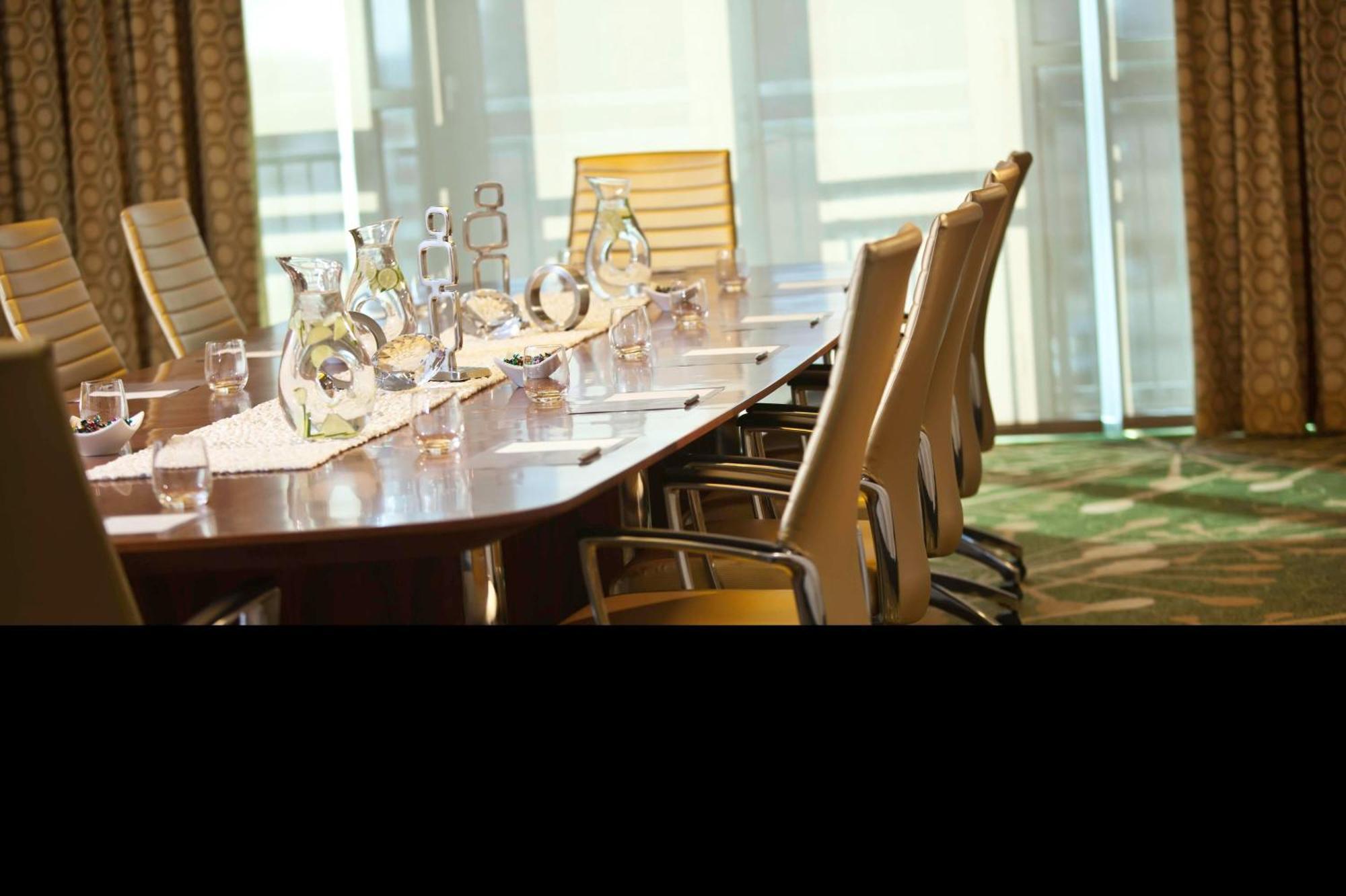 Renaissance Arlington Capital View Hotel Dış mekan fotoğraf