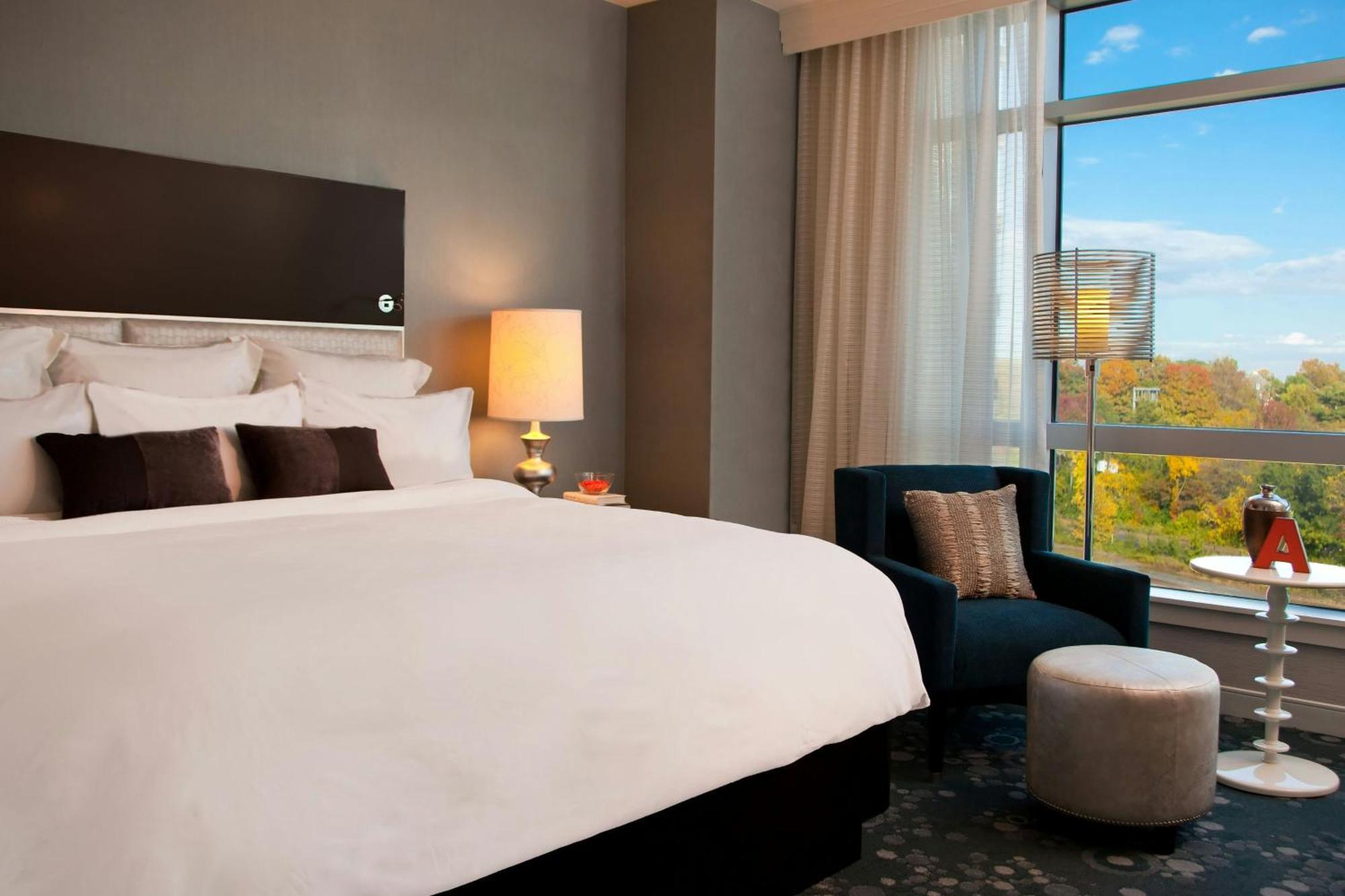 Renaissance Arlington Capital View Hotel Oda fotoğraf